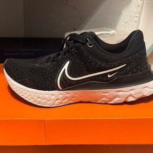 Nike Black and White Athletic Shoes